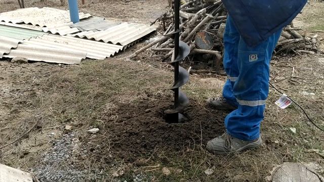 электро бур из миксера, купил поставил забыл.