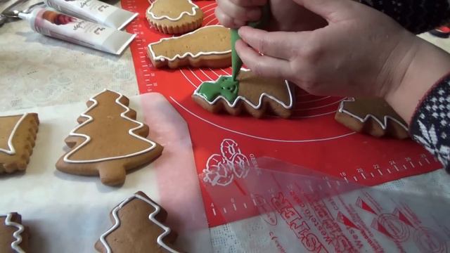 Разукрашивали имбирные пряники