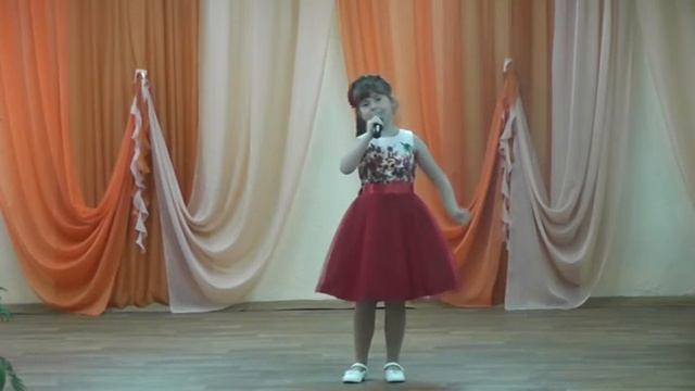 Поцелую бабушку в розовые щечки муз. Е.Лучникова, сл. Т.Графчикова