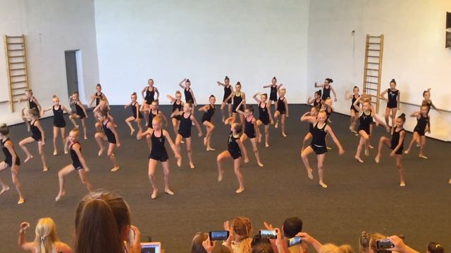 Танцевальная композиция