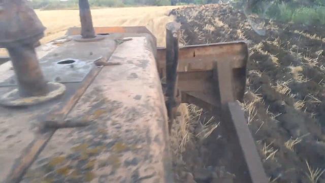ДТ 75 тяжелая пахота и поломка бортовой.