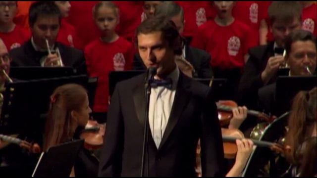 "Я возьму этот большой мир". Поет Владимир Коварский и детский хор Новосибирска.