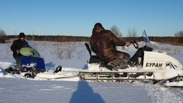 Буран и мотобуксировщик лидер.