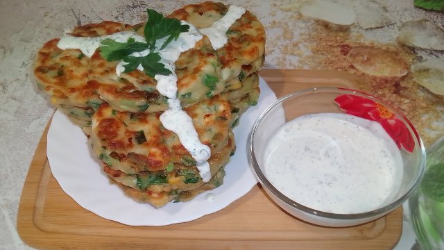 Самые лучшие Ленивые пирожки с луком и яйцом на кефире