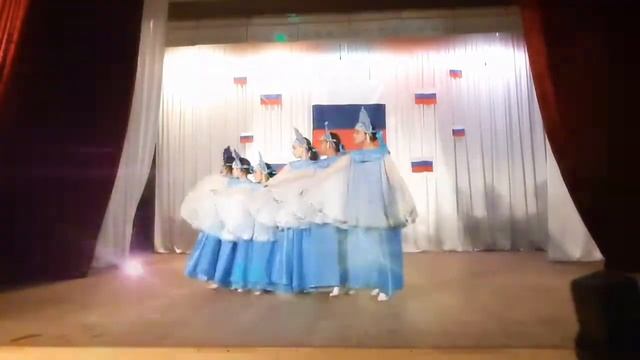 Танец «Россия Матушка». Коллектив современного танца «Палитра» в проекте «Дети России за Мир!».