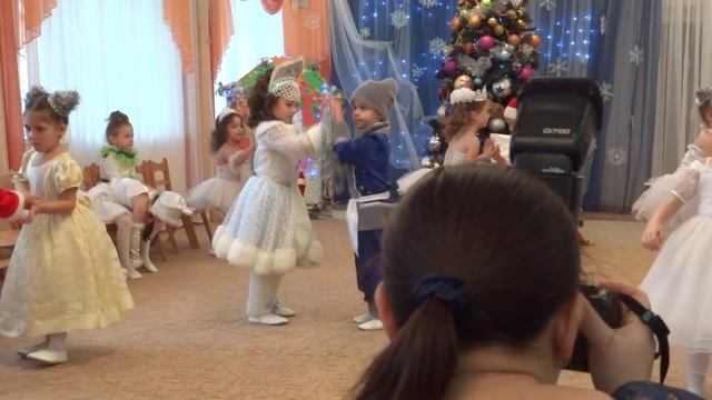 Кто-то счастье ждет, кто-то в сказку верит - 26.12.2014