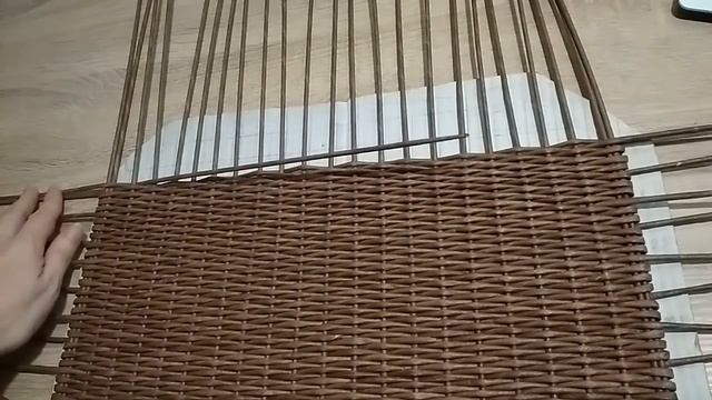 Прямоугольное дно из газетных трубочек! поднимаем стойки