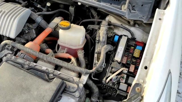 Toyota Prius 30 НЕ ЗАВОДИТСЯ, РАЗРЯДИЛСЯ АККУМУЛЯТОР.