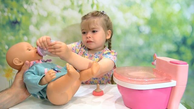 Туалет (унитаз) для Baby Born. Беби борн пробует пописать в унитаз. Подарок на день рождения. #3