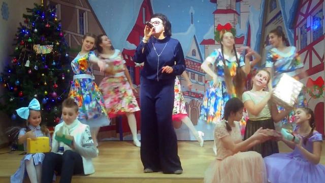 С НОВЫМ ГОДОМ ПОЗДРАВЛЯЕМ! СЧАСТЬЯ, РАДОСТИ ЖЕЛАЕМ!