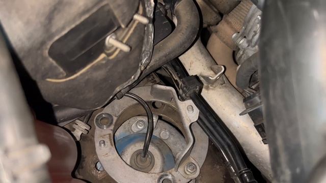 Стук в подвеске на Volkswagen Touareg  Устранен !!!