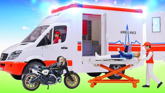 Авария: мотоцикл врезался в такси! Развивающие мультики про машинки-помощники Брудер для детей
