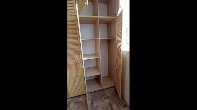 Жалюзийный шкаф на балкон