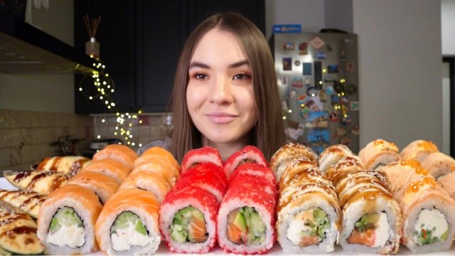 МУКБАНГ • «О! СУШИ» • ОБЗОР РОЛЛОВ sushi сет & eating sounds асмр (ASMR MUKBANG)