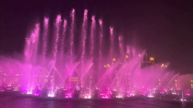 Шоу фонтанов в Дубае