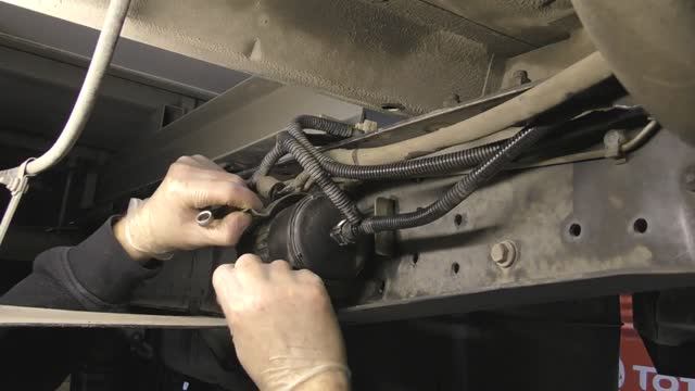 Газель - замена топливного фильтра.