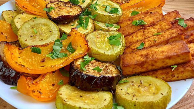 ЗАПЕЧЁННЫЕ ОВОЩИ в духовке с тофу. Можно в пост