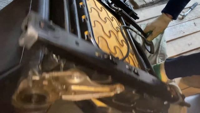 ЗАМЕНА МЕСТАМИ СИДЕНЬЯ ВМЕСТО ВОДИТЕЛЬСКОГО СТАВЛЮ ПАССАЖИРСКОЕ ЛАДА КАЛИНА ЛАДА ГРАНТА.