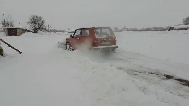 Отвал для чистки снега на ниву
