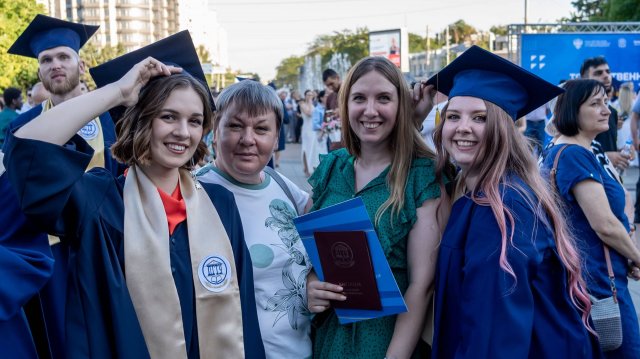 Самые яркие моменты выпускного ДГТУ 2024