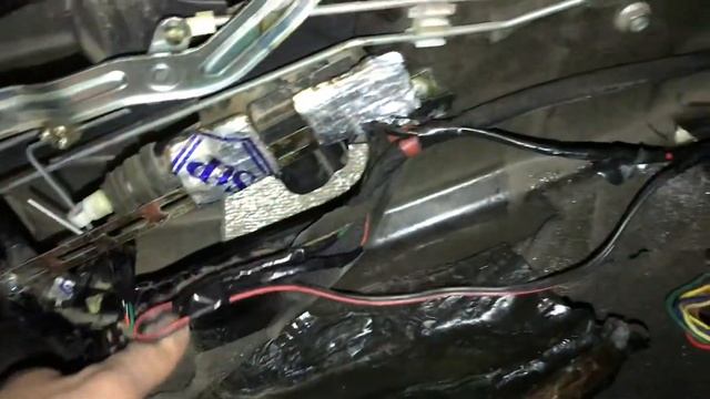 Hyundai Getz  2007год,как обойти центральный замок!Открывается только водительская дверь!