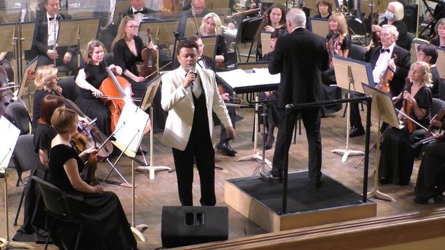 Чёртово колесо - Арно Бабаджанян. Исполняет Александр Суханов