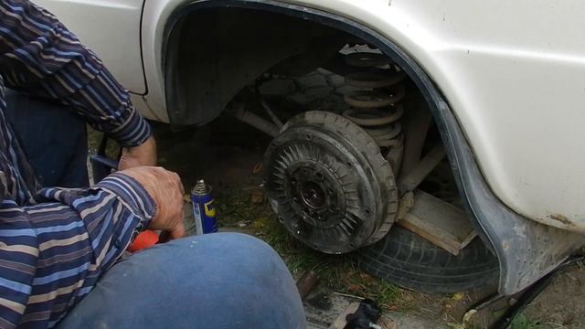 Как снять тормозной барабан на ВАЗ 2106 ПРОСТО И ЭЛЕМЕНТАРНО