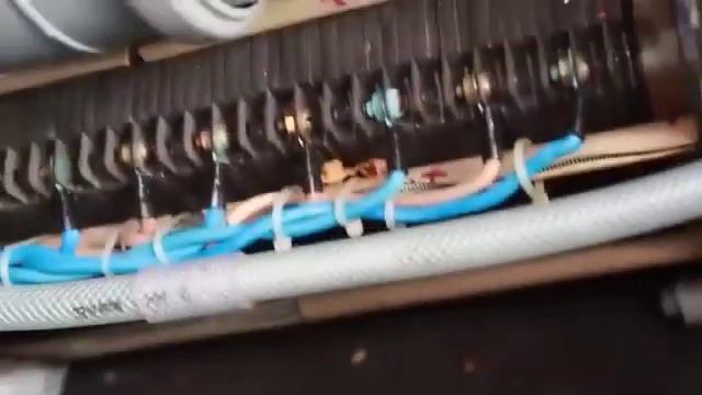 Автомобильный двигатель на воде чудо умельцы!!!!!!