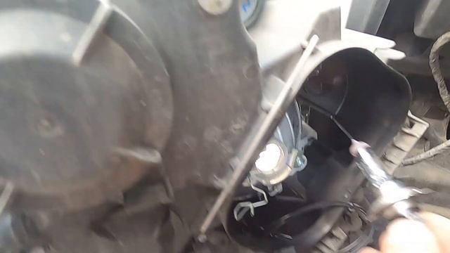 ЗАМЕНА ЛАМПОЧЕК БЛИЖНЕГО СВЕТА И РЕГУЛИРОВКА ФАР НА МЕРСЕДЕСЕ АКТРОС 2019 Г