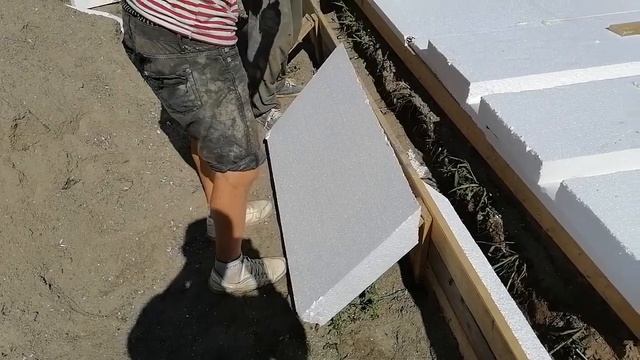 Дом из газобетона. Фундамент. Мелкозаглубленная лента с часторебристым перекрытием. Пошагово