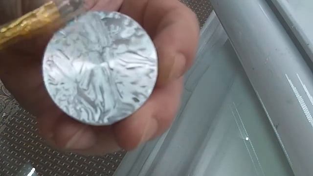 Как клеить АЛЮМИНИЕВЫЕ ПЯТАКИ уф- клеем и уф-лампой на столешницу из стекла?