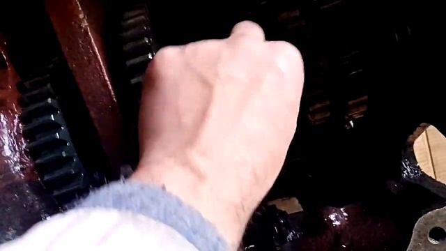 Открутилась гайка хвостовика.Будем нарезать резьбу на валу. Мтз 80.