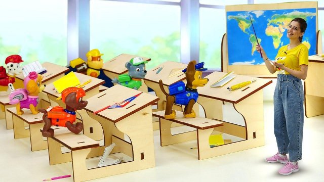 Игрушки Щенячий Патруль в школе! — Учительница кукла Тереза опоздала на урок! — Видео для детей