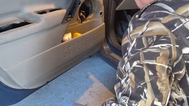 Снятие обшивки двери Renault Megane 2 Исправляем косяки прежних хозяев