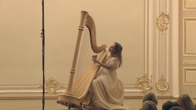 И.С. Бах - Токката и фуга ре минор, BWV 565. София Кипрская - Арфа