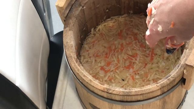 Квашеная капуста в бочке.Как квасить капусту. Квашеная капуста на зиму.
