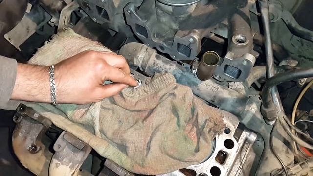 как выкрутить сломанный болт из блока цилиндров