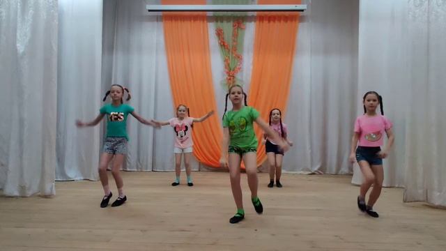 танец мы маленькие звезды  4 в