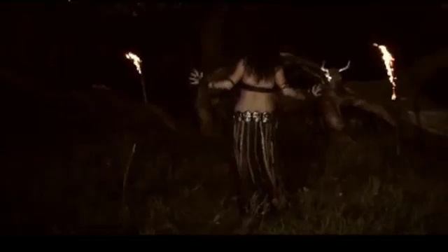 Огненный танец живота.