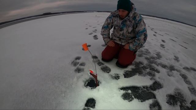 Зимняя  РЫБАЛКА с ночевкой в палатке | Ловля ЛЕЩА зимой на Рузском водохранилище | 2021