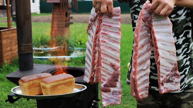 Ребра в афганском казане. Бургер по-русски.
