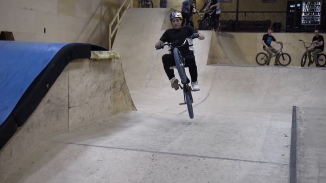 ГЕЙМ ОФ БАЙК #5: СТАРПЁР VS ШКОЛЬНИК на BMX | Андреев 26 лет VS Любишкин 15 лет | s01e77