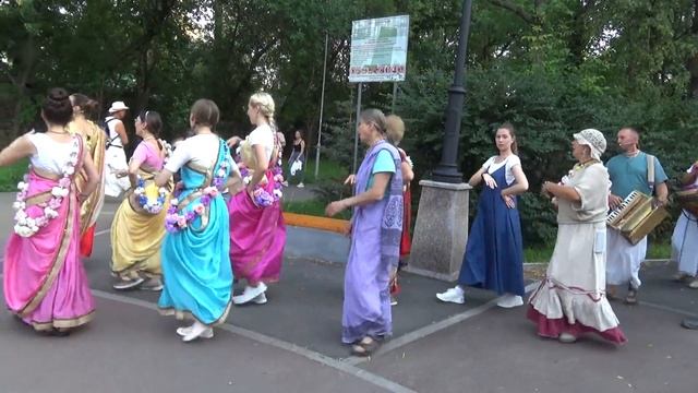 Харинама-санкиртана в Екатеринбурге 24.07.2021. Harinama Sarantana in Yekaterinburg. Russia