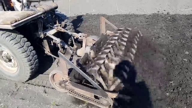 Самодельная сегментная фреза из жигулевского моста на самодельном тракторе.