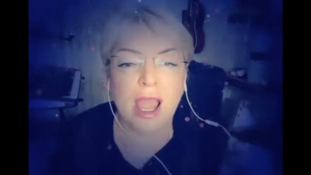 Улыбайся мне???❤️, автор музыки Уолтер Афанасьев, автор стихов Лилия Виноградова.