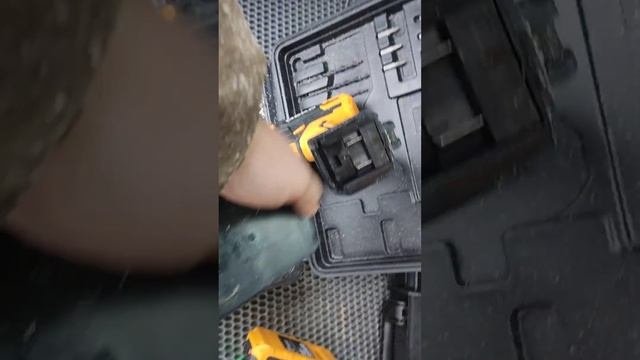 Аккумулятор Deko - Zitrek  взаимозаменяемые?