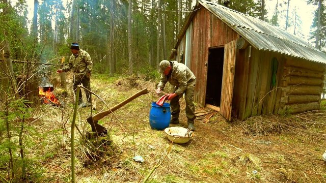 Живём Неделю с Батей в Тайге.Рыбачим в Новых Местах.В Этом Озере Полно Рыбы!.mp4