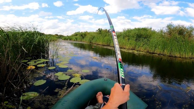 Ловля щуки на удочку на живца! Щука на поплавок летом!