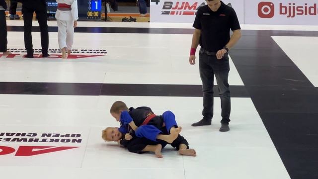 Бой в Gi по Бразильское Джиу-Джитсу Дети "ACB JJ NORTHWEST RUSSIAN OPEN CHAMPIONSHIP 2022"