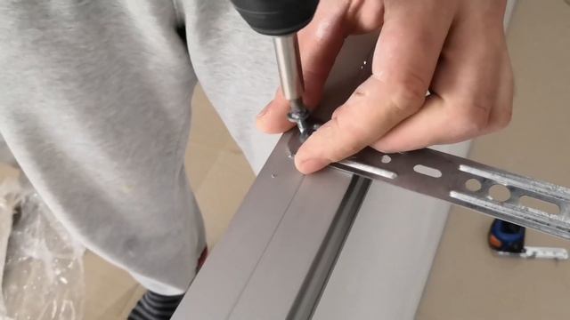 Установка двери скрытого монтажа